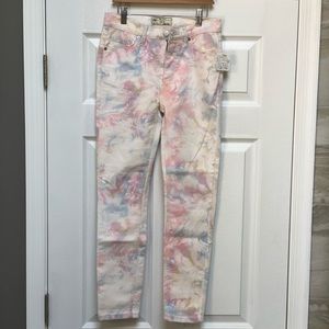 🆕Free People white/oil slick jeans.